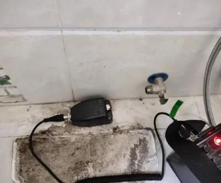 鄂城屋顶漏水维修公司分享下卫生间漏水的危害及解决方法
